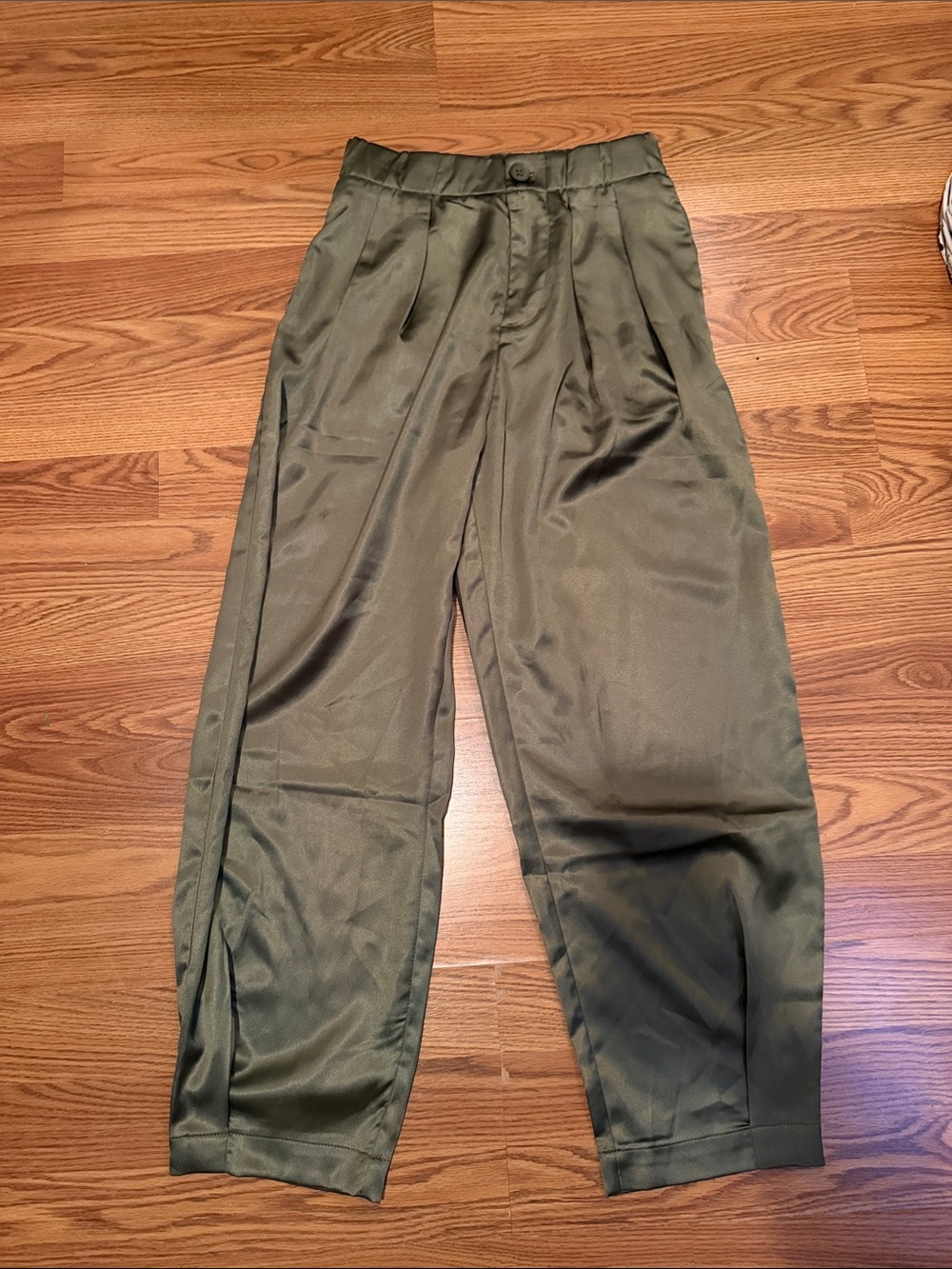 High-Waist Satin Pleated Trousers in Olive
